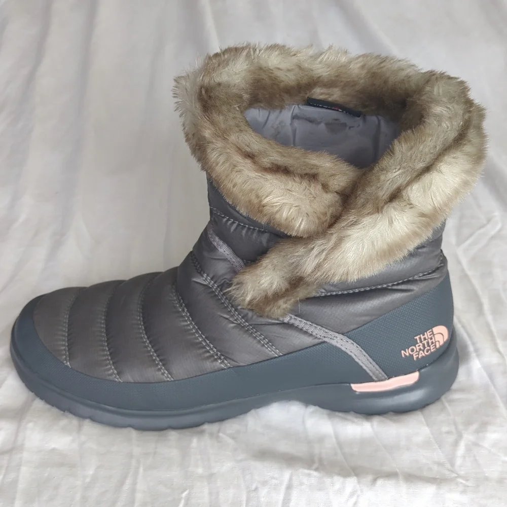 The North Face Women's Thermoball Microbaffle Bootie II - Picture 11 of 12